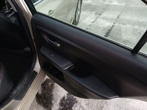 Used 2017 Toyota Camry SE image 12