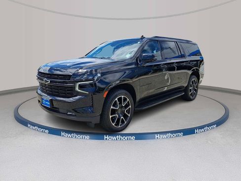 Certified 2023 Chevrolet Suburban RST w/ Luxury Package AWD/4WD image 3
