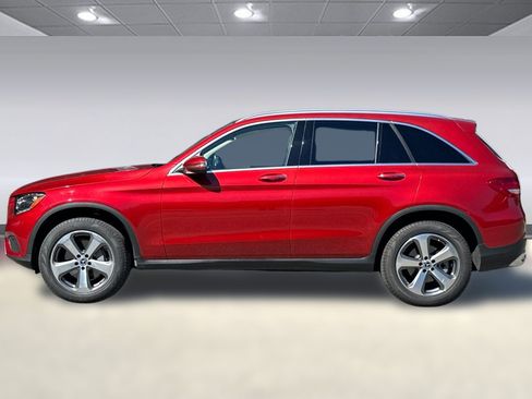 Used 2019 Mercedes-Benz GLC 300 4MATIC image 2