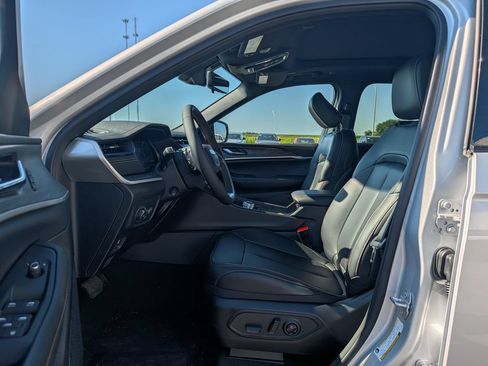 New 2026 Jeep Grand Cherokee Limited AWD/4WD image 5