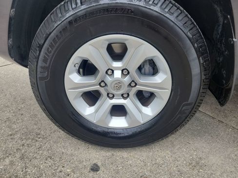 Used 2016 Toyota 4Runner SR5 RWD image 33