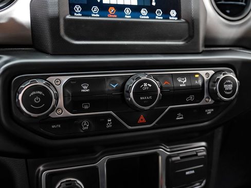 Used 2022 Jeep Gladiator Sport AWD/4WD image 25