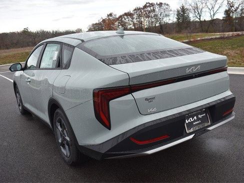 New 2025 Kia K4 LXS image 5