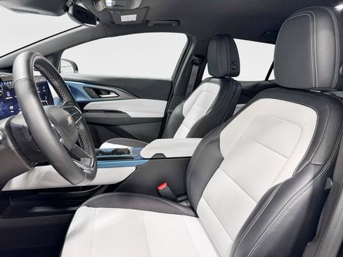 Used 2025 Chevrolet Equinox EV LT image 16
