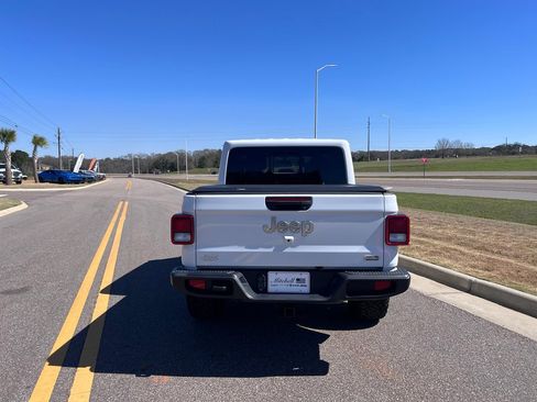 Certified 2021 Jeep Gladiator Overland w/ Popular Equipment Package image 9