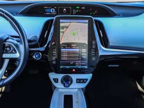 Used 2018 Toyota Prius Prime Premium image 32