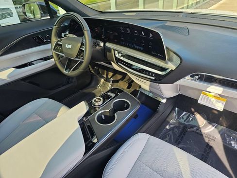 New 2026 Cadillac Lyriq Sport AWD/4WD image 10