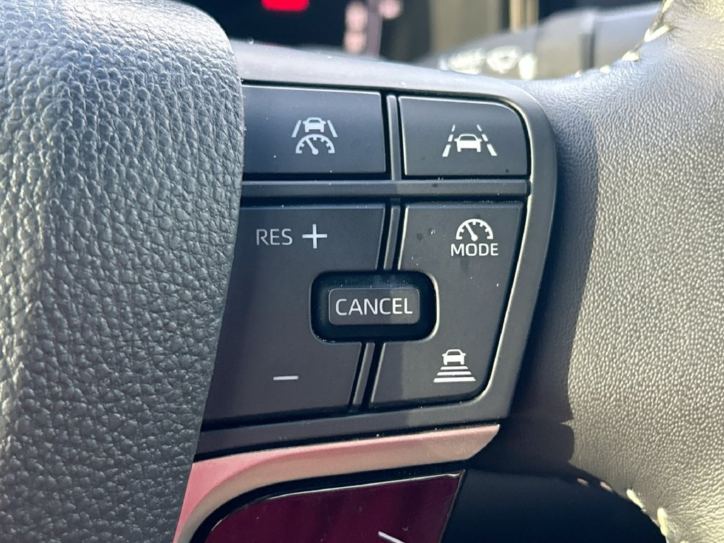 Used 2025 Toyota Camry SE FWD image 18