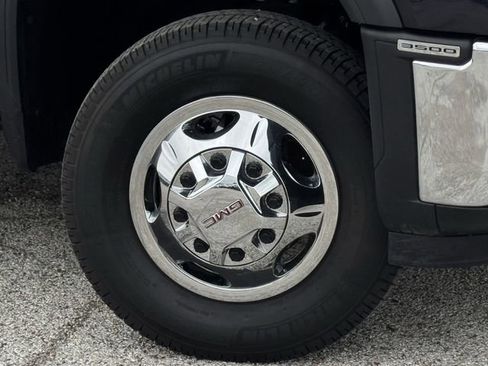 Used 2025 GMC Sierra 3500 SLT w/ SLT Convenience Package image 29