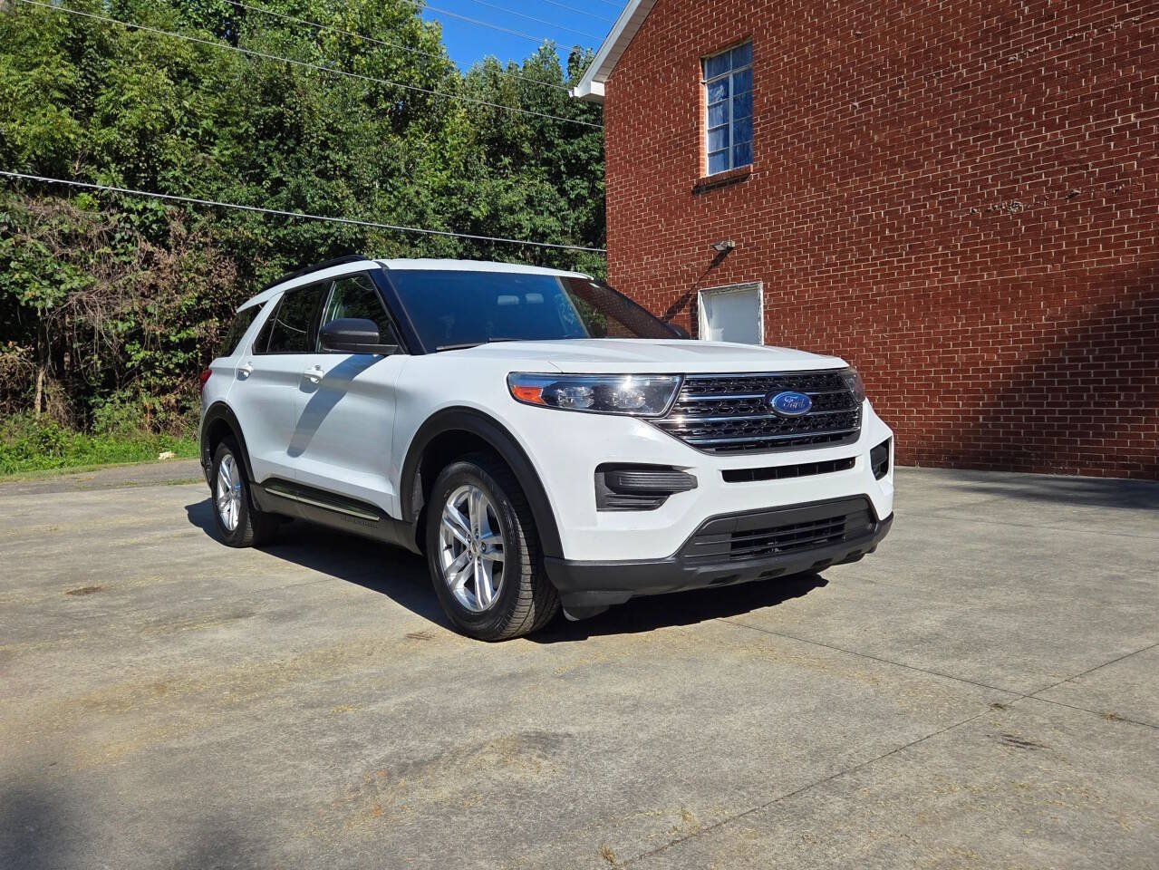 Used 2020 Ford Explorer XLT RWD image 3