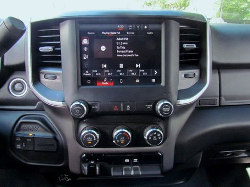 Used 2024 RAM 2500 Big Horn AWD/4WD image 30