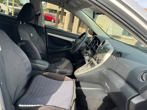 Used 2010 Toyota Matrix image 17