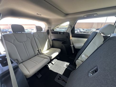 Used 2023 Kia Sorento EX w/ Panoramic Sunroof Package image 37