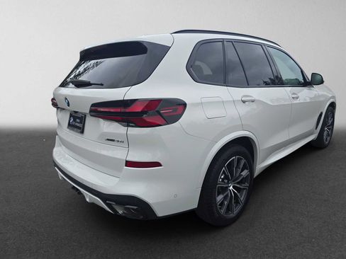 Used 2024 BMW X5 xDrive40i w/ M Sport Package AWD/4WD image 3