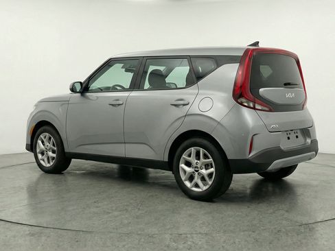 Used 2025 Kia Soul LX w/ LX Technology Package FWD image 6