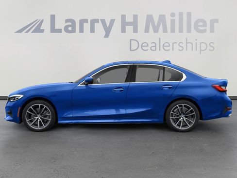 Used 2021 BMW 330i xDrive Sedan w/ Convenience Package AWD/4WD image 3