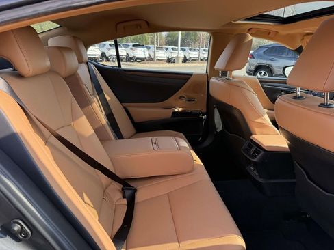 Used 2024 Lexus ES 250 w/ Premium Package image 15