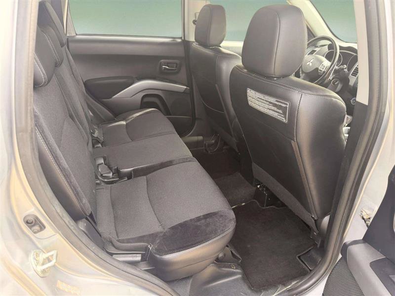 Used 2010 Mitsubishi Outlander SE FWD image 14