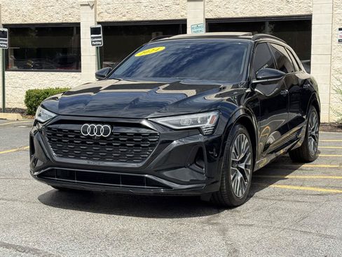 Used 2024 Audi Q8 e-tron Premium Plus w/ Premium Plus Package AWD/4WD image 19