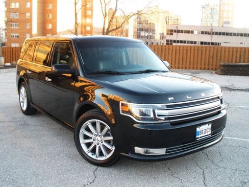 Used 2019 Ford Flex Limited AWD/4WD image 2
