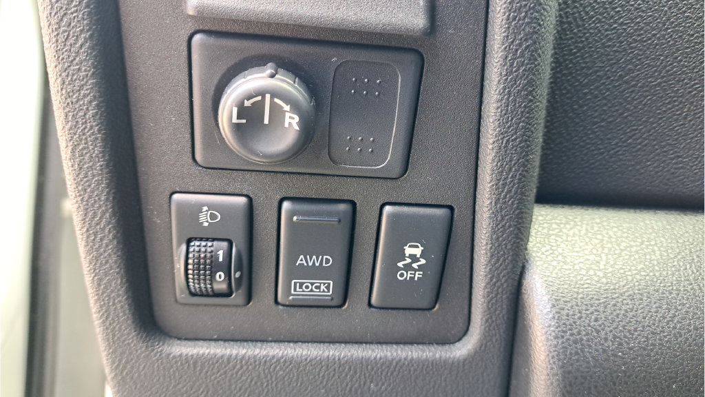 Used 2012 Nissan Rogue SL AWD/4WD image 36
