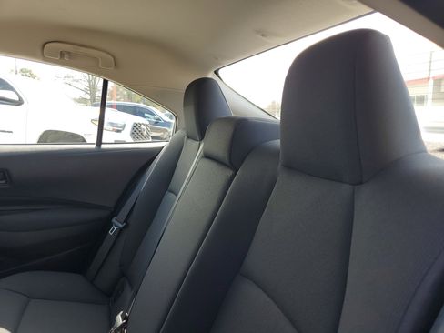 Used 2025 Toyota Corolla LE image 11