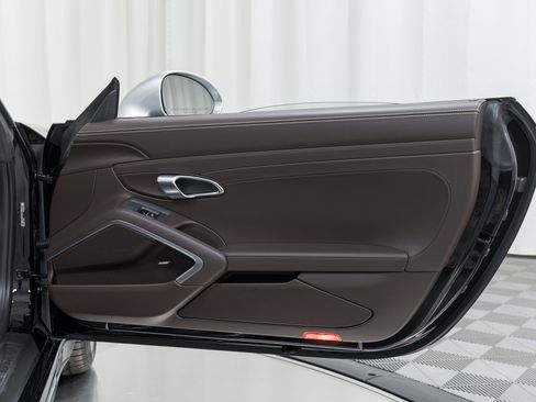 Certified 2019 Porsche 911 Targa 4 GTS image 31