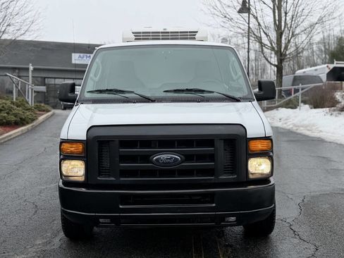 Used 2013 Ford E-250 and Econoline 250 w/ Commercial Cargo Van Pkg image 4
