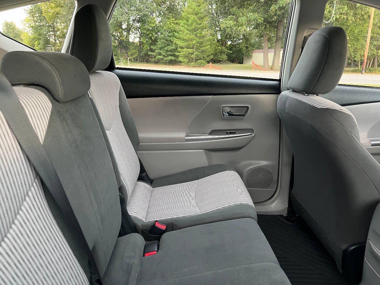 Used 2016 Toyota Prius V Two FWD image 10