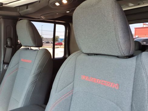 Used 2025 Jeep Gladiator Rubicon w/ Safety Group AWD/4WD image 13