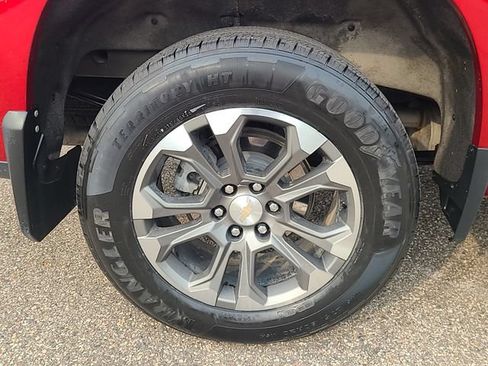 Used 2024 Chevrolet Silverado 1500 High Country w/ Technology Package AWD/4WD image 30