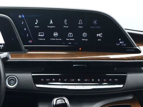 Certified 2024 Cadillac Escalade ESV Premium Luxury Platinum AWD/4WD image 17