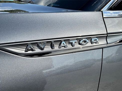 Used 2021 Lincoln Aviator Reserve w/ Equipment Group 208A image 8