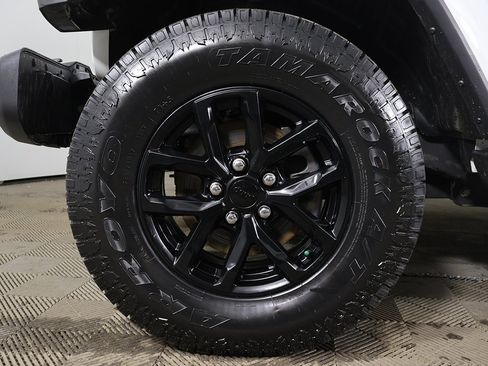 Used 2023 Jeep Gladiator Sport image 16