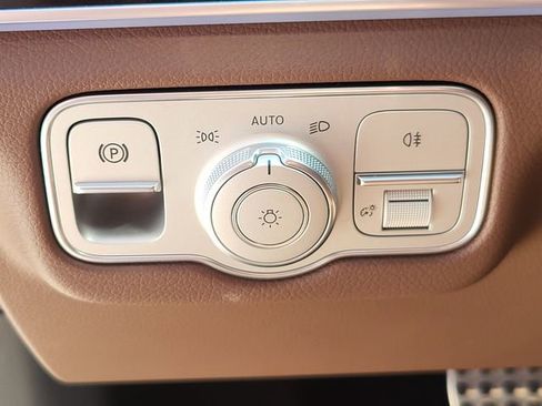 Used 2025 Mercedes-Benz GLS 450 4MATIC image 22