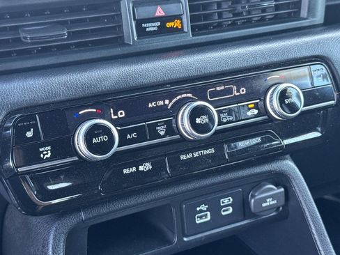 Certified 2024 Honda Pilot TrailSport image 17