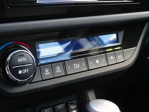 Used 2015 Toyota Corolla LE Premium FWD image 24