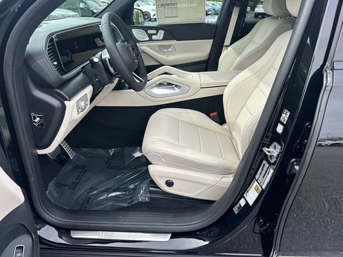New 2026 Mercedes-Benz GLS 450 4MATIC image 9