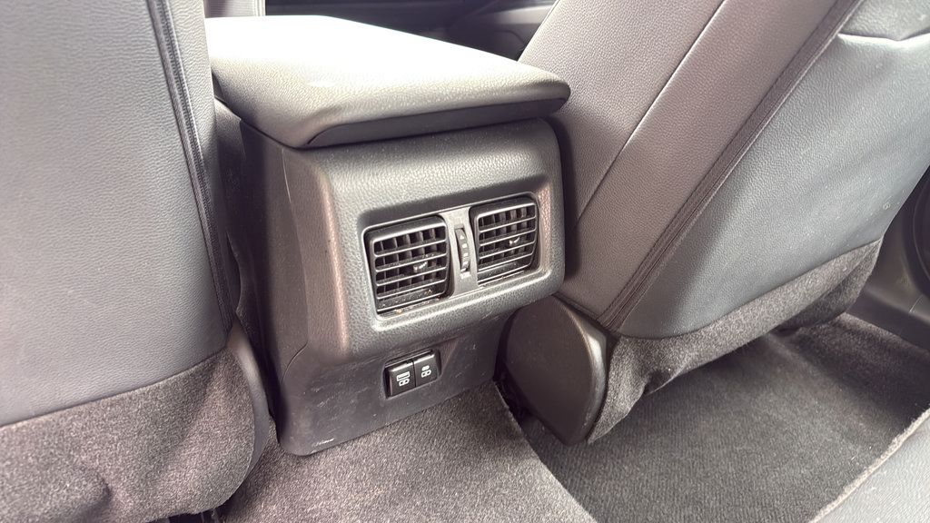 Used 2025 Toyota Camry SE FWD image 17