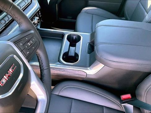New 2026 GMC Sierra 2500 SLT w/ SLT Premium Package AWD/4WD image 9