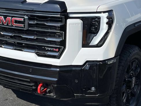 Used 2025 GMC Sierra 3500 AT4 w/ AT4 Premium Plus Package AWD/4WD image 11