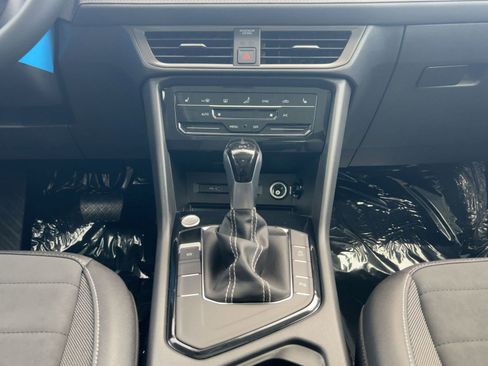 New 2026 Volkswagen Taos SE image 19