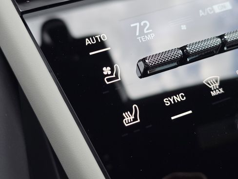 New 2026 Porsche Cayenne GTS image 25