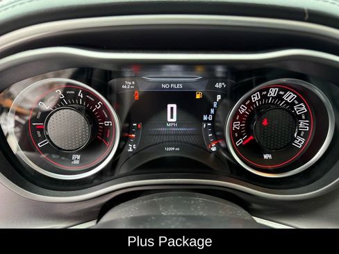 Used 2022 Dodge Challenger SXT w/ Plus Package image 9