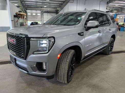 Used 2024 GMC Yukon Denali w/ Denali Reserve Package AWD/4WD image 6