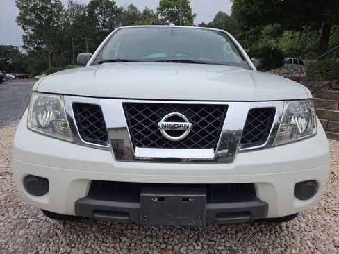 Used 2015 Nissan Frontier SV AWD/4WD image 9