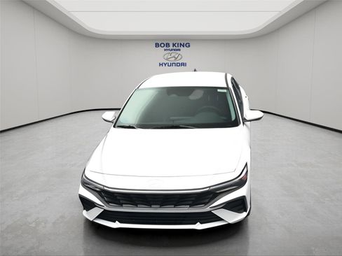 New 2026 Hyundai Elantra SE FWD image 11