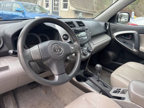 Used 2010 Toyota RAV4 Base 4x4 4dr SUV image 20