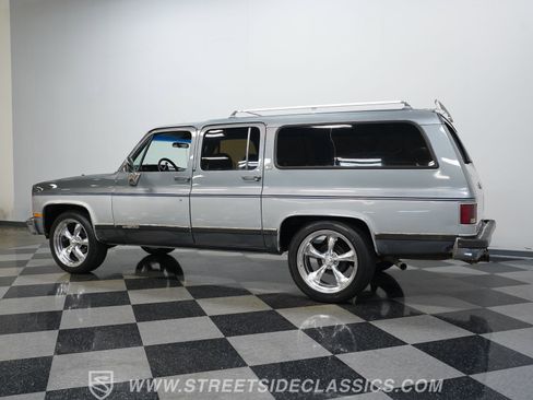 Used 1990 Chevrolet Suburban 2WD image 9