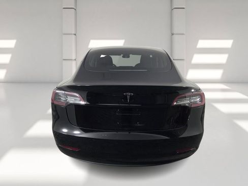 Used 2022 Tesla Model 3 Standard Range image 6